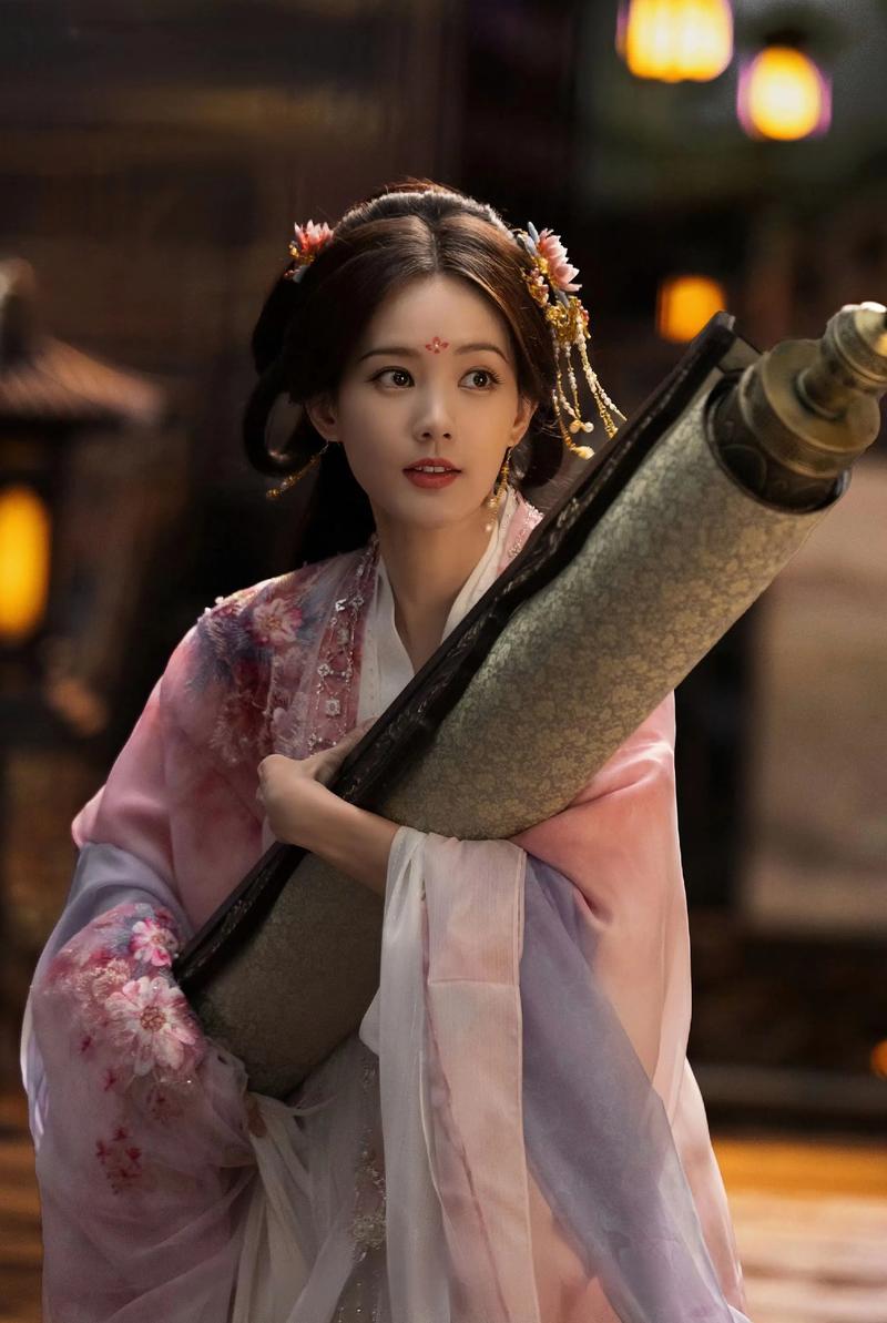 'Thư quyển nhất mộng' ấn định ngày phát sóng, hứa hẹn khuấy đảo màn ảnh cuối tháng 6 2 Lý Nhược Đồng có nhan sắc xinh đẹp, cách diễn sinh động. (Ảnh: Weibo)
