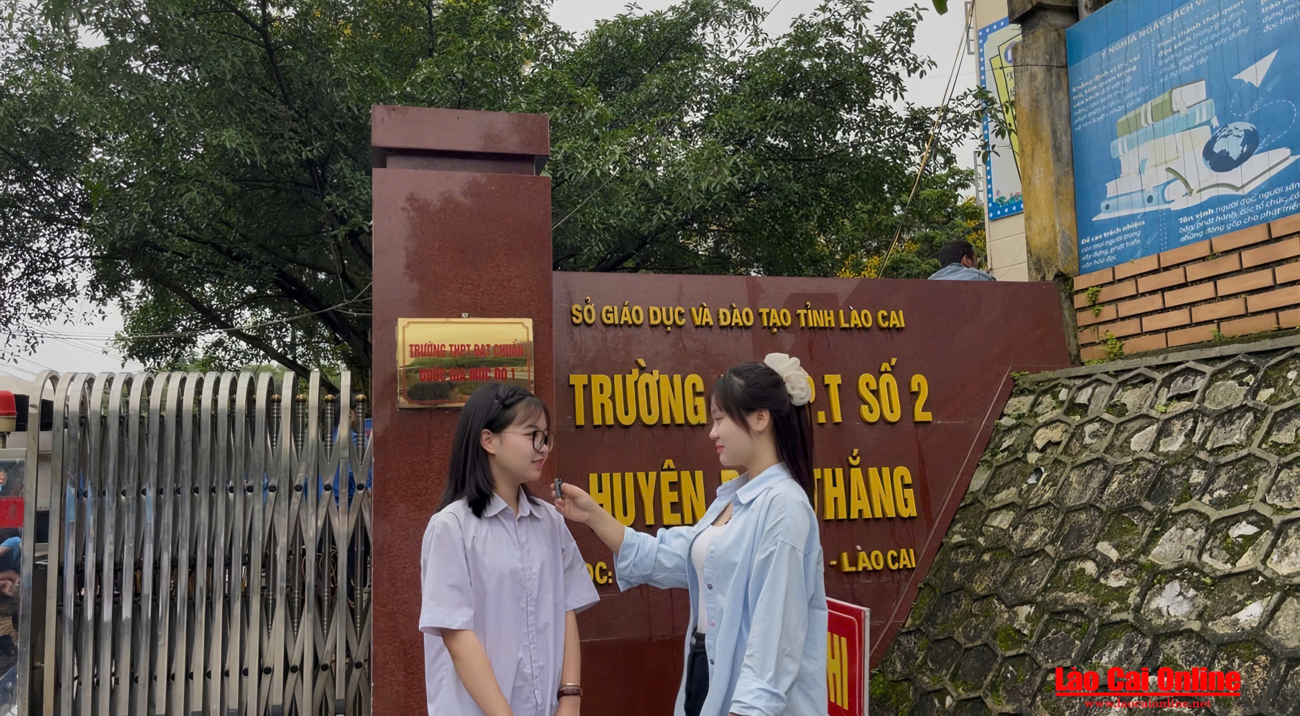 400 thí sinh bước vào kỳ thi tuyển sinh lớp 10 tại Trường THPT số 2 Bảo Thắng 3 Em Nguyễn Phương Thu chia sẻ đề thi năm nay phù hợp với chúng em