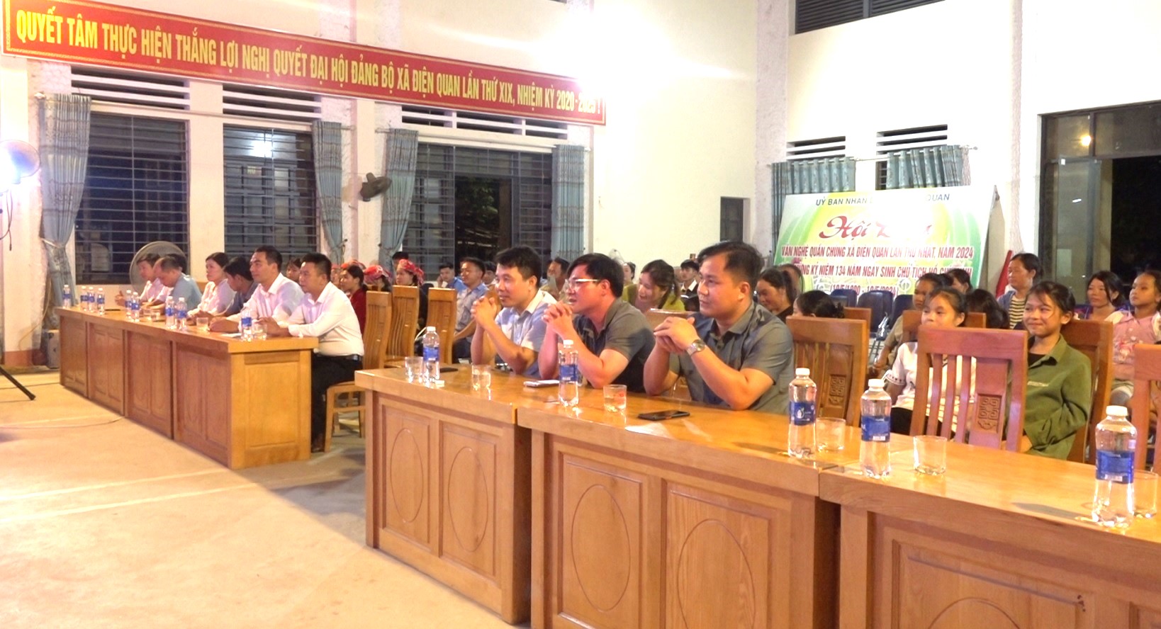 Ra mắt Câu lạc bộ dân ca, dân vũ dân tộc Mông tại xã Điện Quan 1 Đại diện Bộ, tỉnh, huyện và xã tham dự sự kiện ra mắt CLB văn hóa dân tộc Mông. (Ảnh Truyền Hình Bảo Yên)