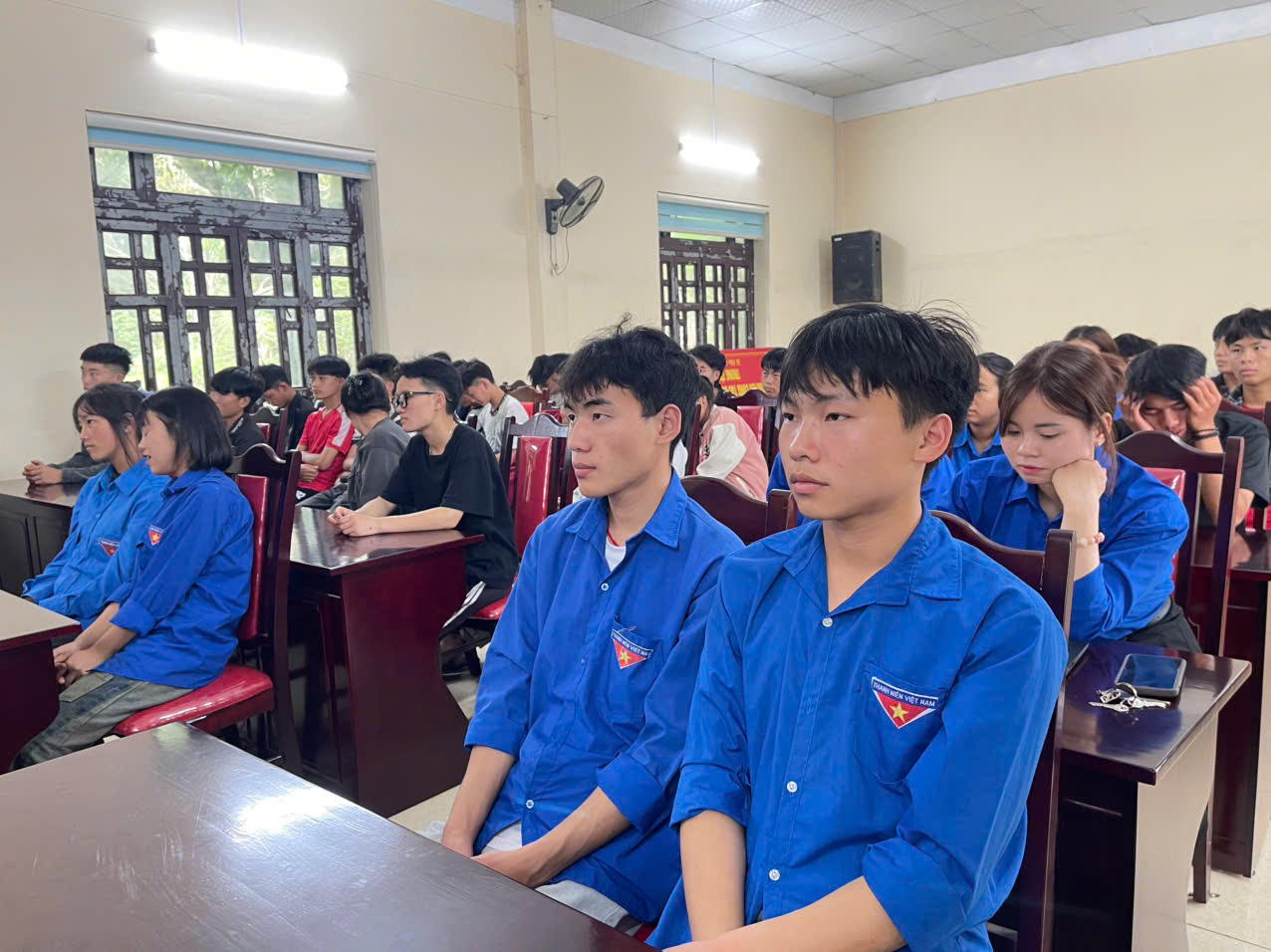 Lan tỏa tinh thần cách mạng và khát vọng cống hiến trong thanh niên năm 2025 2 Hội nghị thu hút sự quan tâm, tham dự của khoảng 300 đoàn viên, thanh niên trên toàn tỉnh. (Ảnh Truyền Hình Si Ma Cai)
