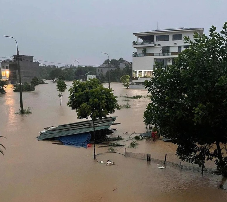 Tập trung ứng phó với mưa lớn ở miền núi trung du Bắc Bộ 1 Mưa lớn gây ngập sâu ở thành phố Thái Nguyên sáng 21/6/2025 - Ảnh: Báo Thái Nguyên