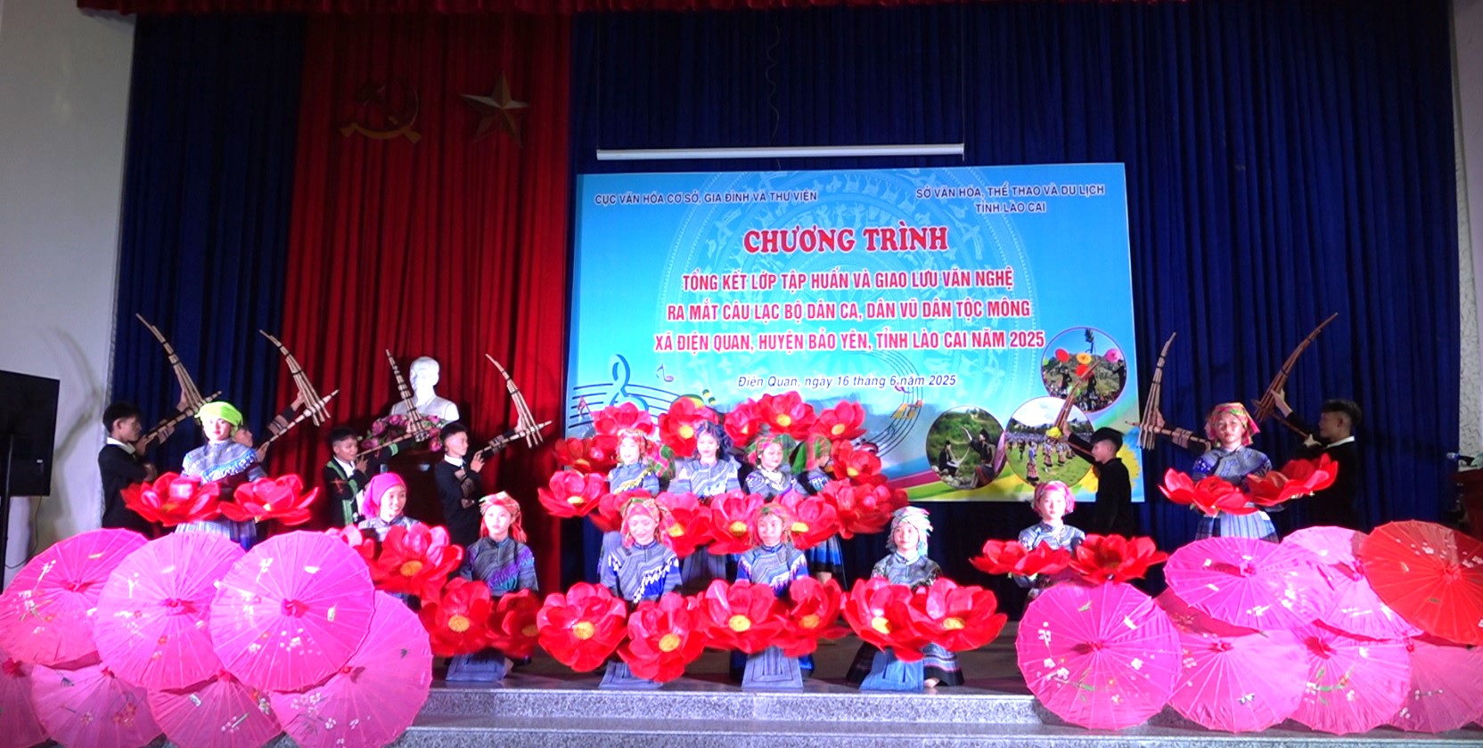 Ra mắt Câu lạc bộ dân ca, dân vũ dân tộc Mông tại xã Điện Quan 4 Kết thúc khóa tập huấn, các học viên đã biểu diễn 12 tiết mục báo cáo kết quả học tập. (Ảnh Truyền Hình Bảo Yên)