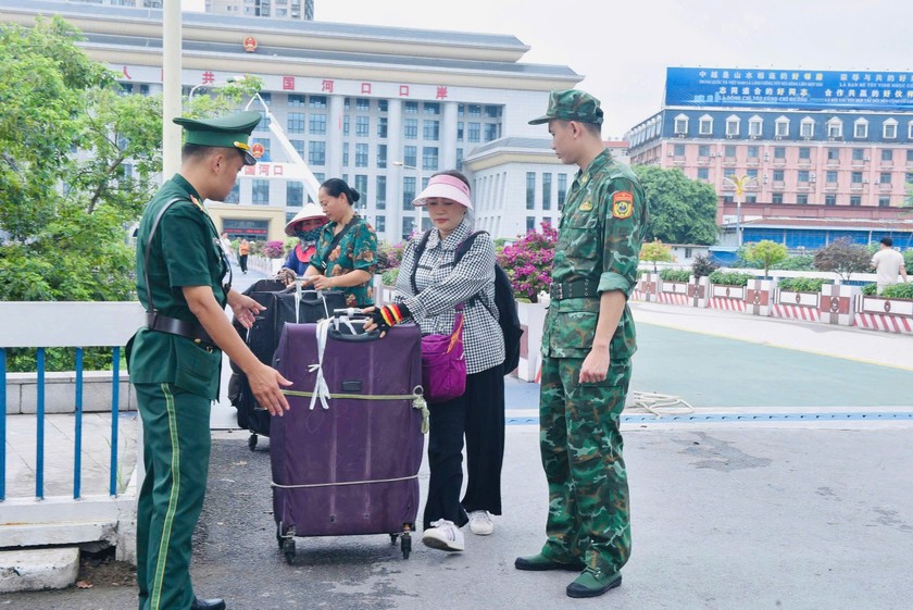 Lào Cai tăng cường kiểm soát buôn lậu và gian lận thương mại tại cửa khẩu quốc tế 1 Cửa khẩu Quốc tế Lào Cai (ảnh Nguyễn Hải )