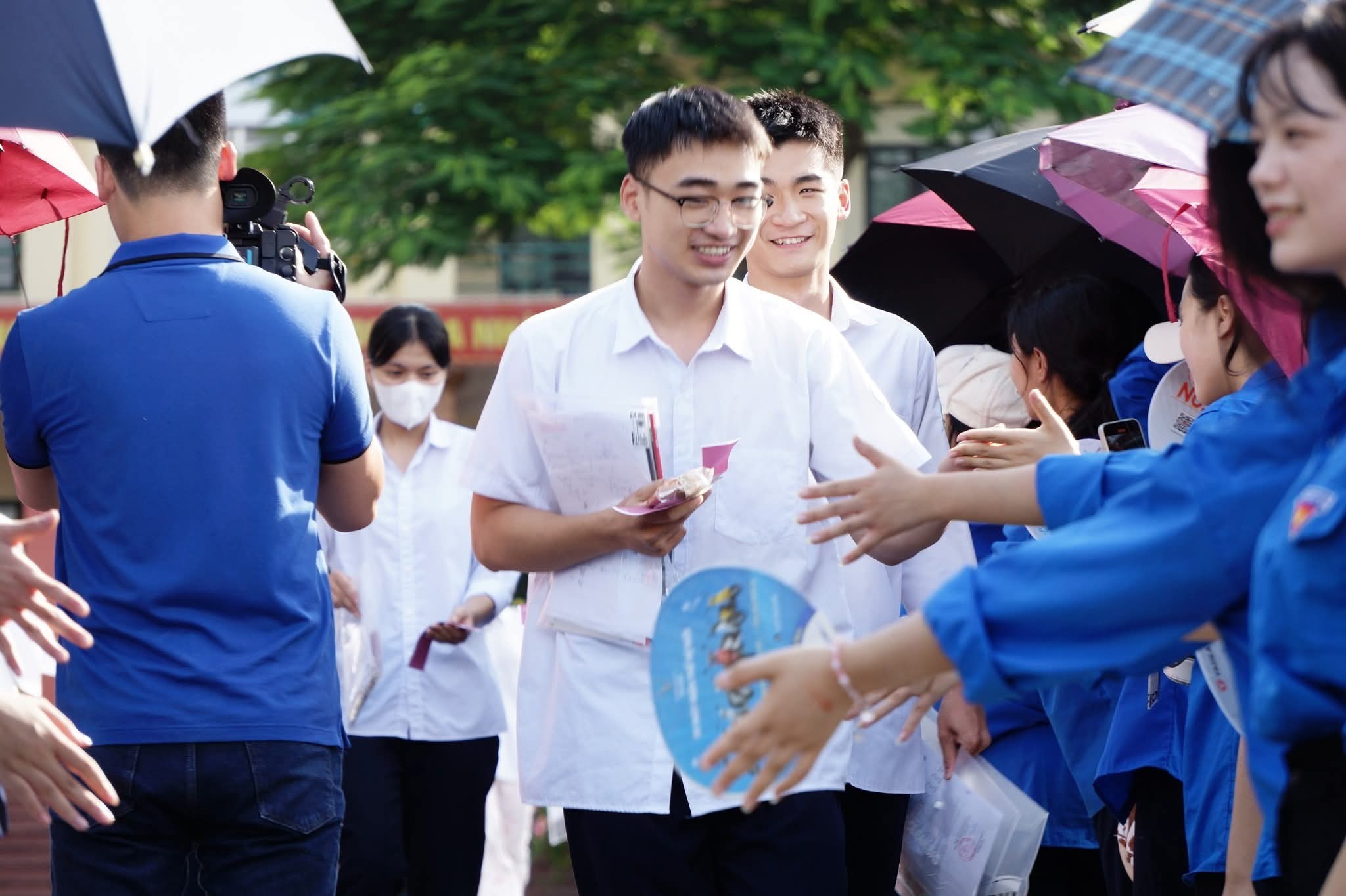 Lào Cai có tỷ lệ tốt nghiệp THPT 2025 đạt 99,10%, có 261 điểm 10 1 Các thí sinh dự thi tốt nghiệp THPT 2025