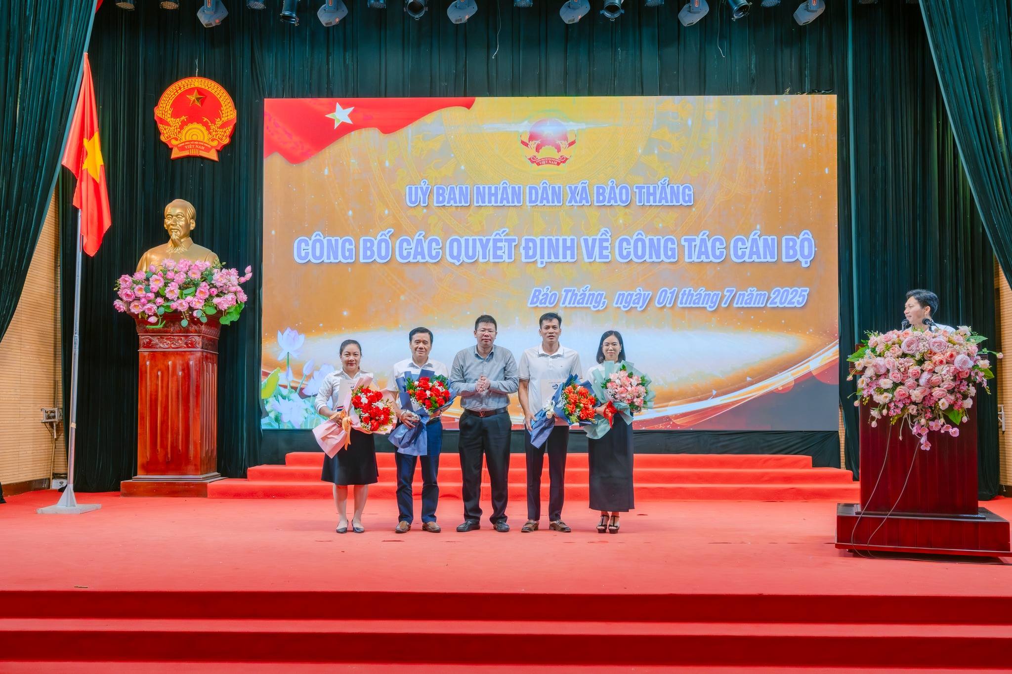 Hình ảnh tại lễ công bố và trao quyết định (ảnh CTTĐT xã Bảo Thắng )