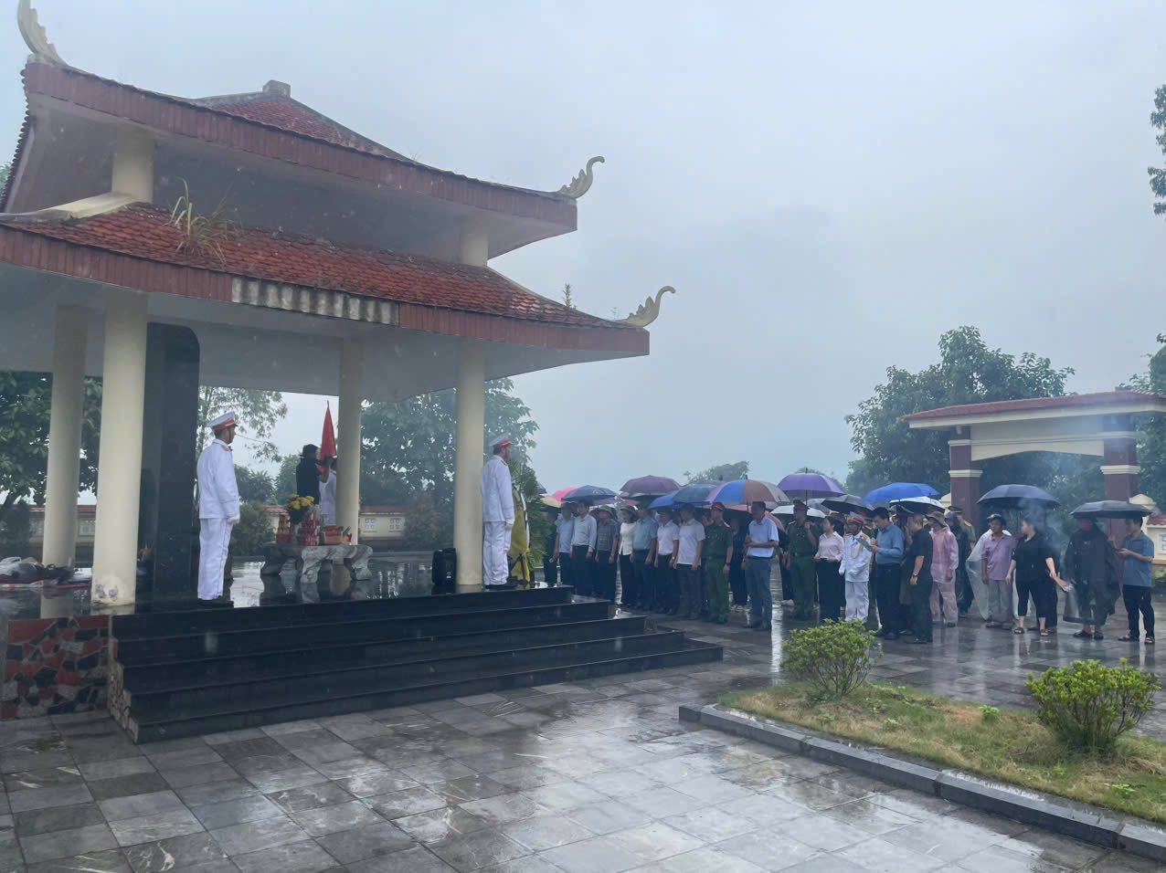Gia Phú tưởng nhớ người có công với cách mạng ( ảnh Bến Đền đổi mới ) 