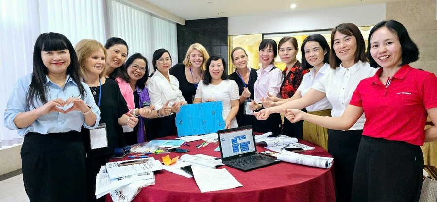 Ngành Giáo dục Lào Cai học tập kinh nghiệm từ tổ chức quốc tế 2 Các cán bộ quản lý, giáo viên ngành Giáo dục Lào Cai trong lớp tập huấn ngày 14/7.