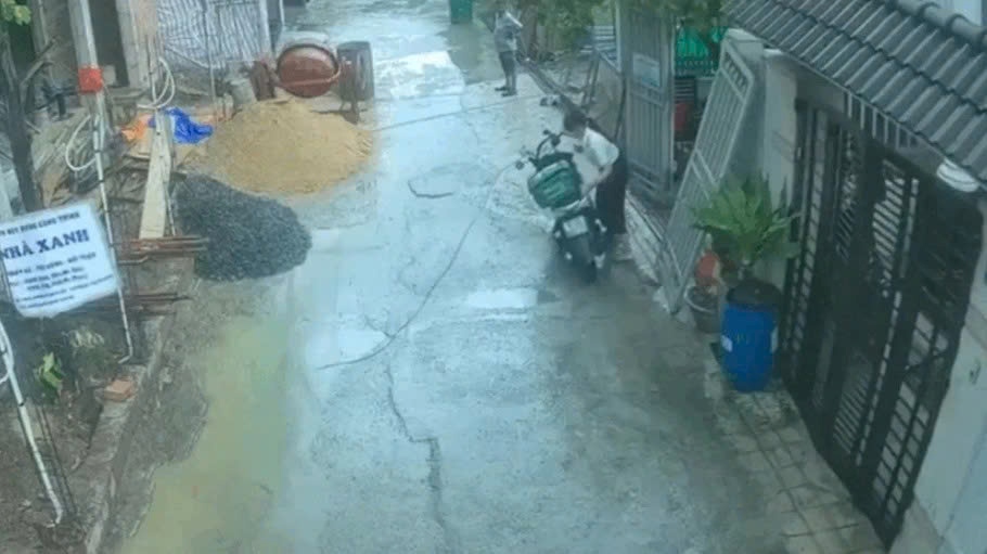 Thường trực Đảng ủy phường Bình Hòa đã kiểm điểm đối với nữ cán bộ liên quan vụ việc. Ảnh cắt từ clip bạn đọc cung cấp