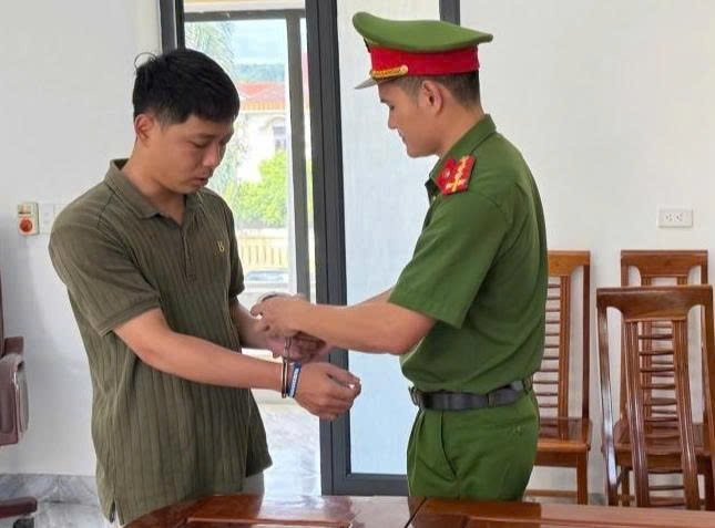 Cong an khoi to bat tam giam Trinh Huu Thang. 435567