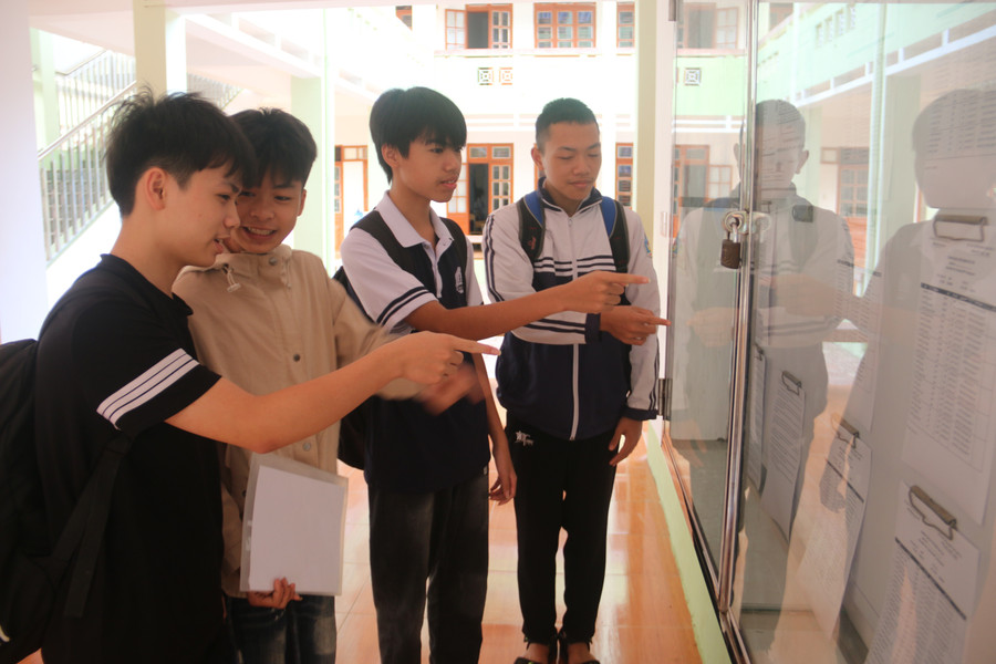Sơn La tuyển sinh hơn 60.000 học sinh vào các lớp đầu cấp 2 Công tác tuyển sinh thi vào lớp 10 được ngành Giáo dục Sơn La tổ chức hiệu quả, nghiêm túc.