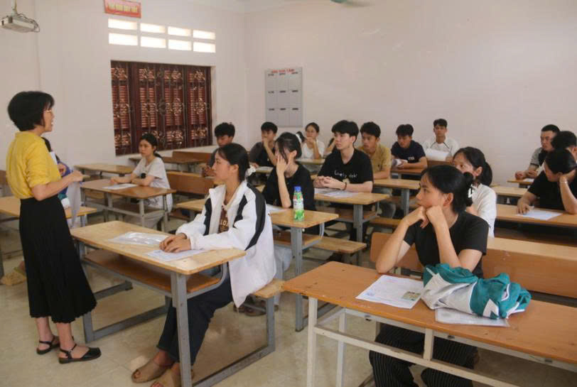 Cong tac tuyen sinh vao cac lop dau cap duoc tinh Son La trien khai khach quan minh bach. 54666
