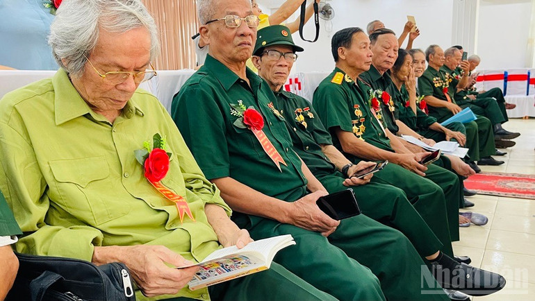 Gặp mặt tri ân 75 năm lực lượng thanh niên xung phong tại Lào Cai 2 Đại biểu dự lễ kỷ niệm. (Ảnh Nguyễn Thanh Sơn)