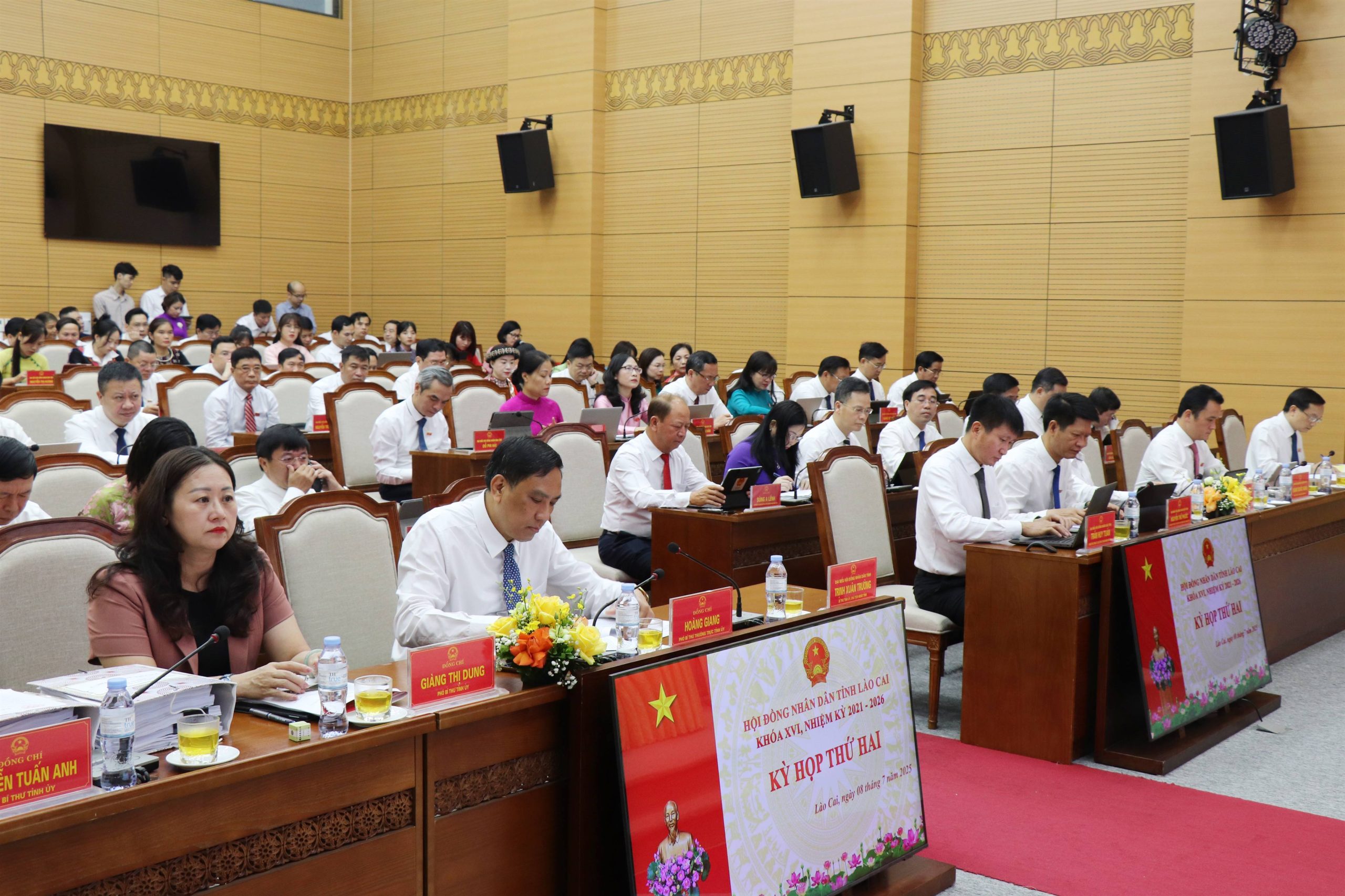 Lào Cai: 11 Nghị quyết được thông qua tại Kỳ họp thứ 2 HĐND tỉnh khoá XVI, nhiệm kỳ 2021-2026 2 Các đại biểu dự kỳ họp
