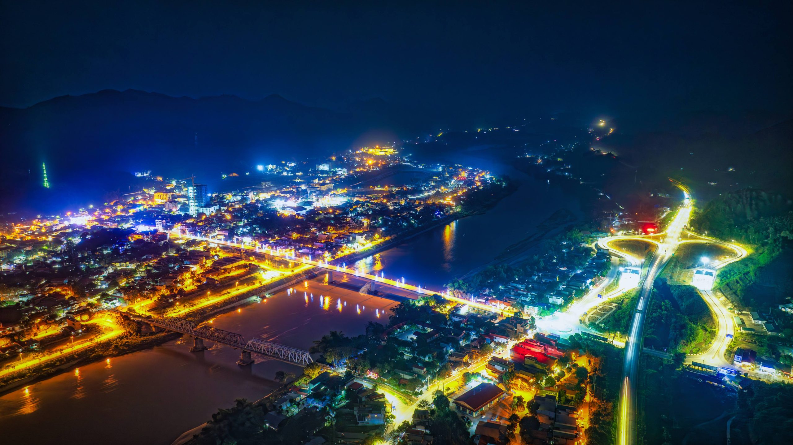 Lung linh thi xa ben song scaled