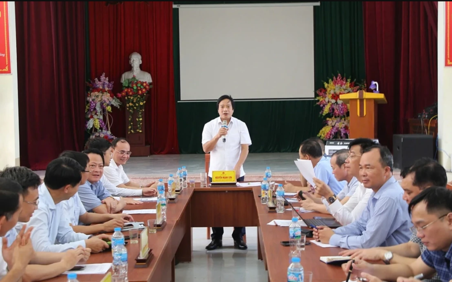 Ong Nguyen Manh Son Pho Chu tich UBND tinh Phu Tho phat bieu tai buoi lam viec. 454677