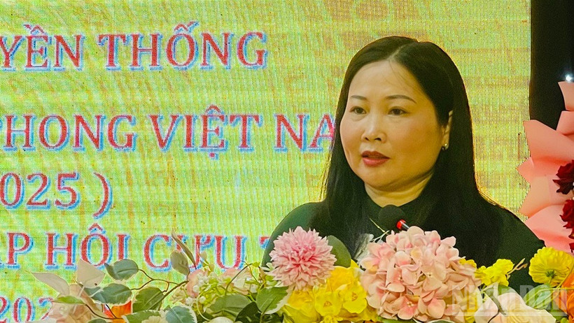 Gặp mặt tri ân 75 năm lực lượng thanh niên xung phong tại Lào Cai 1 Phó Chủ tịch Ủy ban nhân dân tỉnh Lào Cai Vũ Thị Hiền Hạnh phát biểu tại lễ kỷ niệm. (Ảnh: THANH SƠN)
