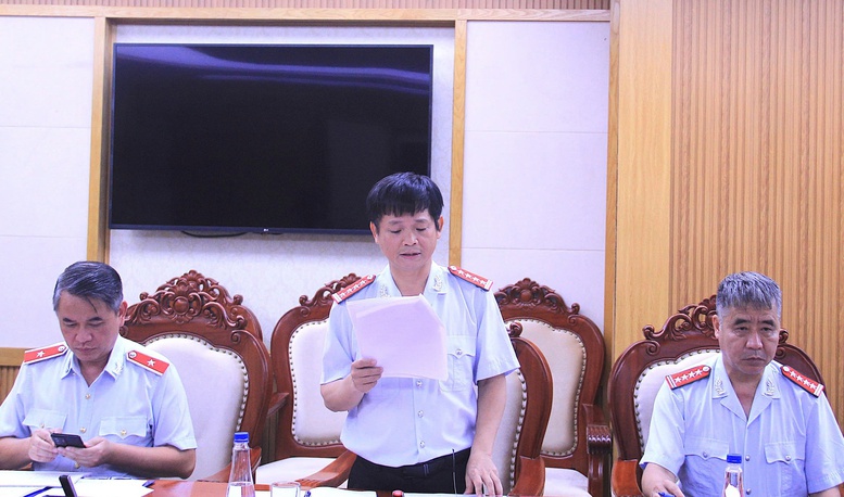 Ông Hoàng Văn Hà, Phó Cục trưởng Cục thanh tra giải quyết khiếu nại, tố cáo lĩnh vực nông nghiệp và môi trường công bố toàn văn quyết định thanh tra - Ảnh: TTCP