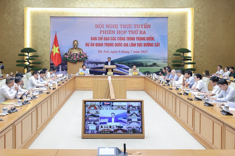Thủ tướng: Khởi công giải phóng mặt bằng 2 dự án đường sắt vào ngày 19/8/2025 2 Thủ tướng Phạm Minh Chính yêu cầu đồng loạt tổ chức khởi công các dự án giải phóng mặt bằng cho đường sắt tốc độ cao Bắc – Nam và tuyến đường sắt Lào Cai - Hà Nội - Hải Phòng vào 19/8/2025 và hoàn thành trong năm 2026 - Ảnh: VGP/Nhật Bắc