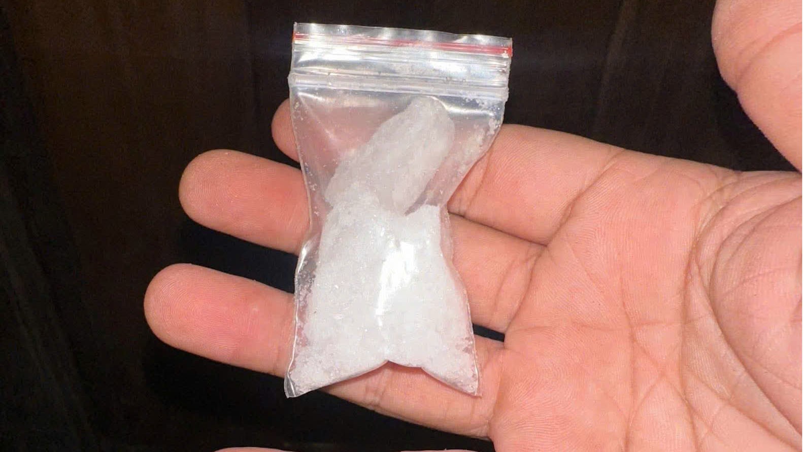 Công An Xã Bảo Thắng Liên Tiếp Phá Án Ma Túy Chỉ Sau Ít Ngày Sáp Nhập 3 Ma tuý đá thu giữ tại nhà của Thào Seo Choá.