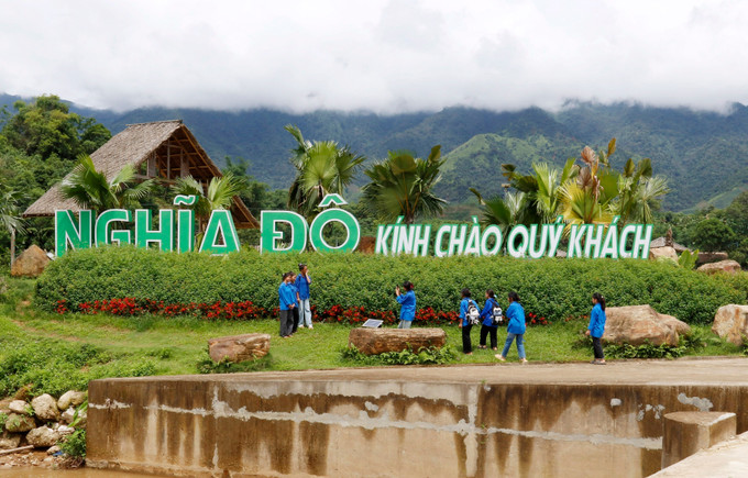 Biến di sản văn hóa phi vật thể thành “mỏ vàng” phát triển du lịch 1 Khu du dịch Nghĩa Đô được quy hoạch nhưng không mất đi vẻ đẹp truyền thống. Ảnh: Quốc Khánh/TTXVN