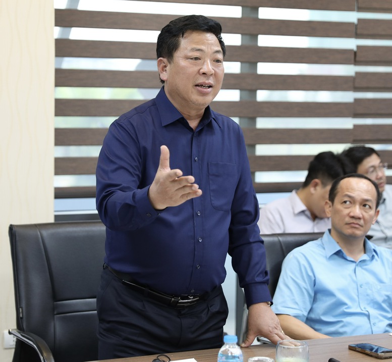 Sẵn sàng khởi công khu tái định cư thuộc dự án đường sắt Lào Cai-Hà Nội-Hải Phòng vào 19/8 2 Bộ trưởng Bộ Xây dựng Trần Hồng Minh phát biểu kết luận tại buổi làm việc tiến độ Dự án đường sắt Lào Cai - Hà Nội - Hải Phòng tại tỉnh Phú Thọ - Ảnh: Tạ Hải