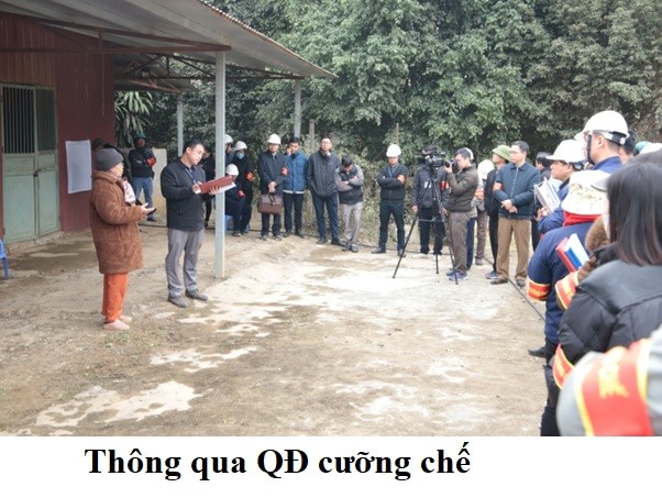 Tiếp tục vận động người dân bàn giao mặt bằng thi công tỉnh lộ 156 đoạn qua xã Bát Xát 2 Thông qua quyết định cưỡng chế. (Ảnh truyền thông khu vực Bát Xát)
