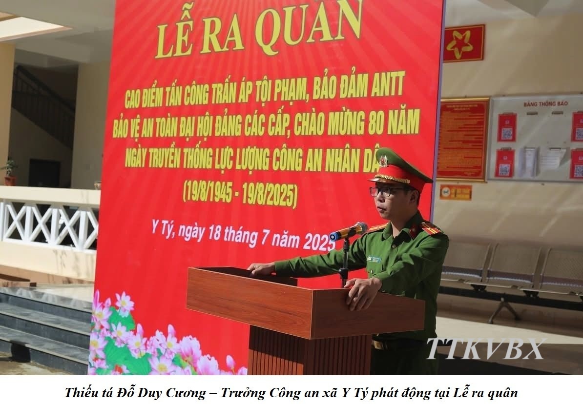 Công an xã Y Tý mở đợt cao điểm trấn áp tội phạm, giữ vững an ninh địa bàn 3 Thiếu tá Đỗ Duy Cương - Trưởng Công an xã Y Tý phát động tại Lễ ra quân. (Ảnh truyền thông khu vực Bát Xát)