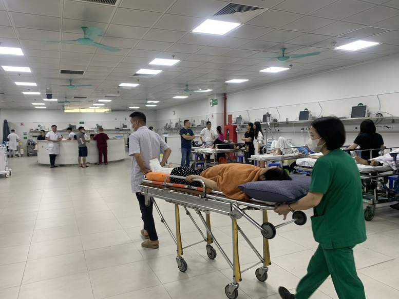 Chính sách mới về BHYT đa dạng các hình thức cấp thẻ BHYT giúp người dân có thể dễ dàng, nhanh chóng thực hiện thủ tục. Ảnh: VGP/HM