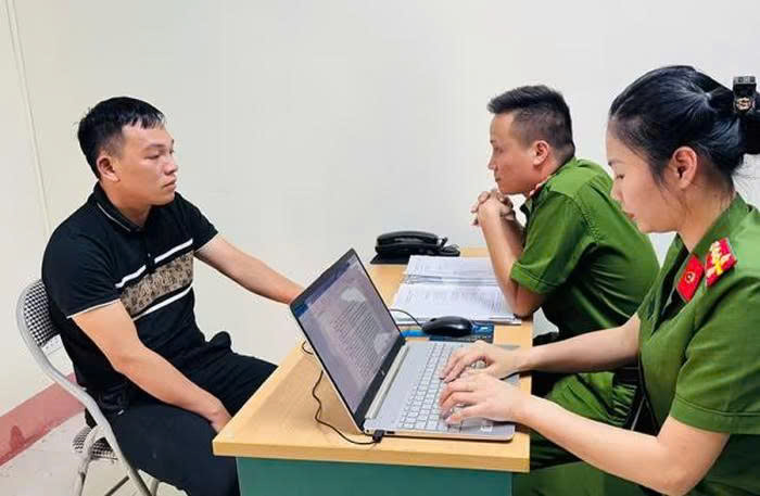 Cơ quan Công an lấy lời khai một số đối tượng chủ mưu trong chuyên án. (Ảnh CACC)