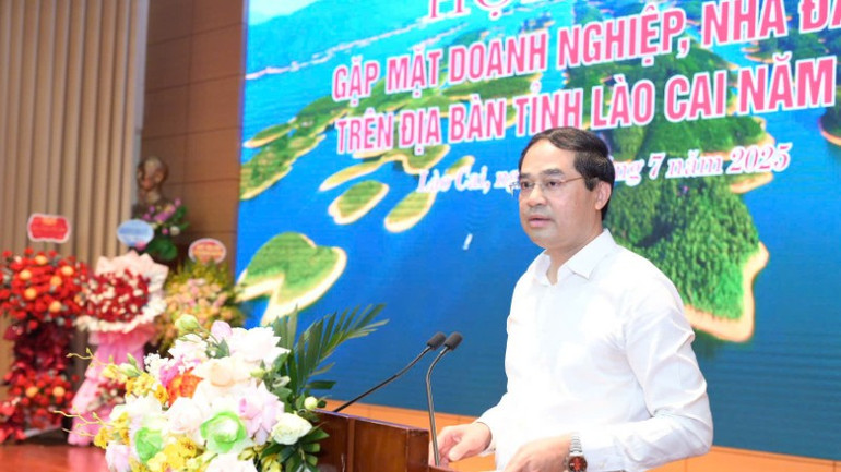 Bí thư Tỉnh ủy, Chủ tịch HĐND tỉnh Lào Cai Trịnh Xuân Trường phát biểu trong khuôn khổ chương trình . Ảnh Nhân Dân