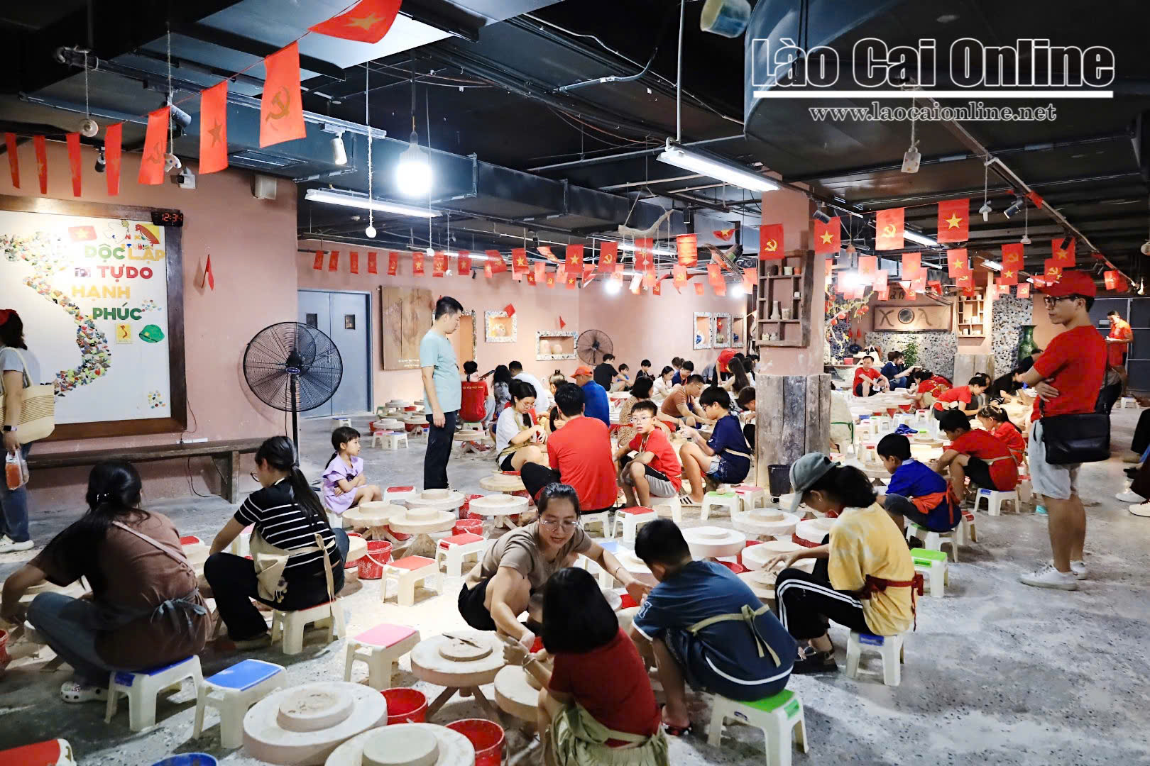 Hơi thở làng nghề lan tỏa ở Bảo tàng Gốm Bát Tràng trước thềm 2/9 5 30a68b3e6f38e466bd29