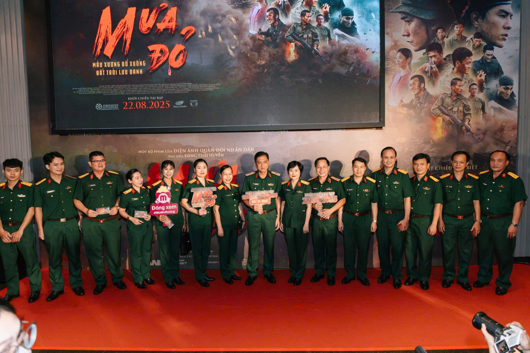“Mưa Đỏ” bùng nổ phòng vé, cán mốc hơn 44 tỉ đồng sau hai ngày công chiếu 9 36ea90ff2c74a42afd65