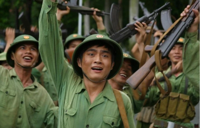 Mưa đỏ và Mùi cỏ cháy: Hai tác phẩm về Thành cổ Quảng Trị trong điện ảnh Việt Nam 3 Những người lính trong Mùi cỏ cháy của đạo diễn Nguyễn Hữu Mười