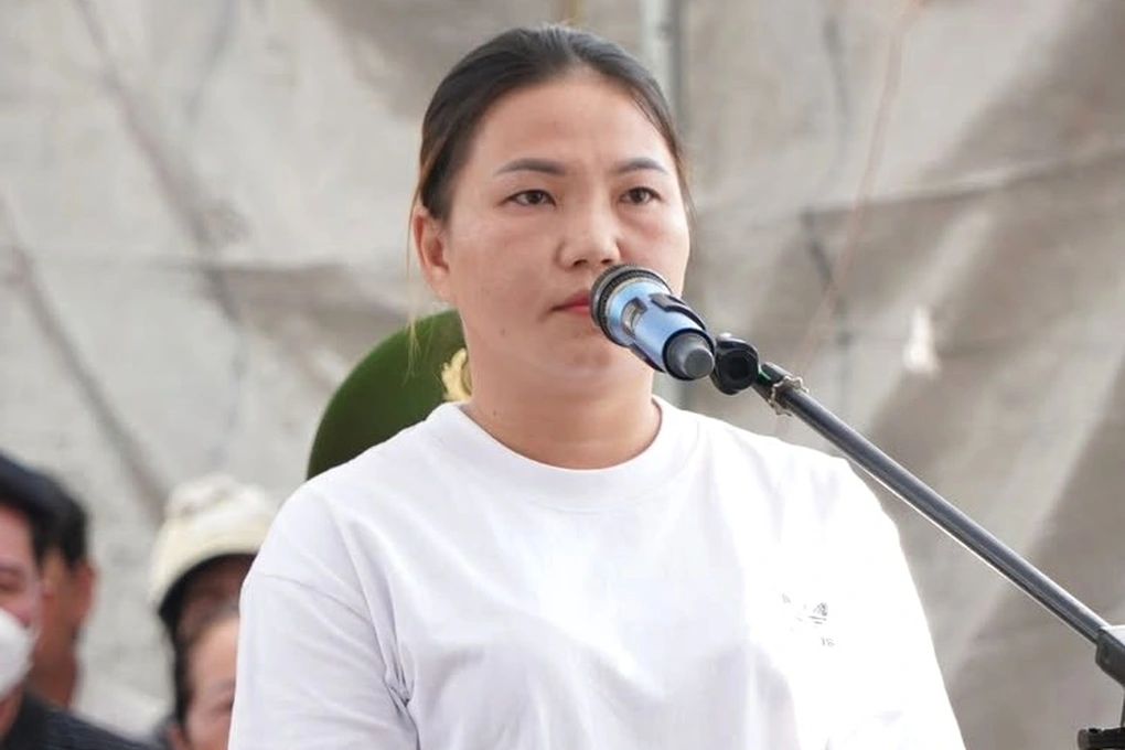 Bị cáo Bùi Hồng Nhi tại tòa
