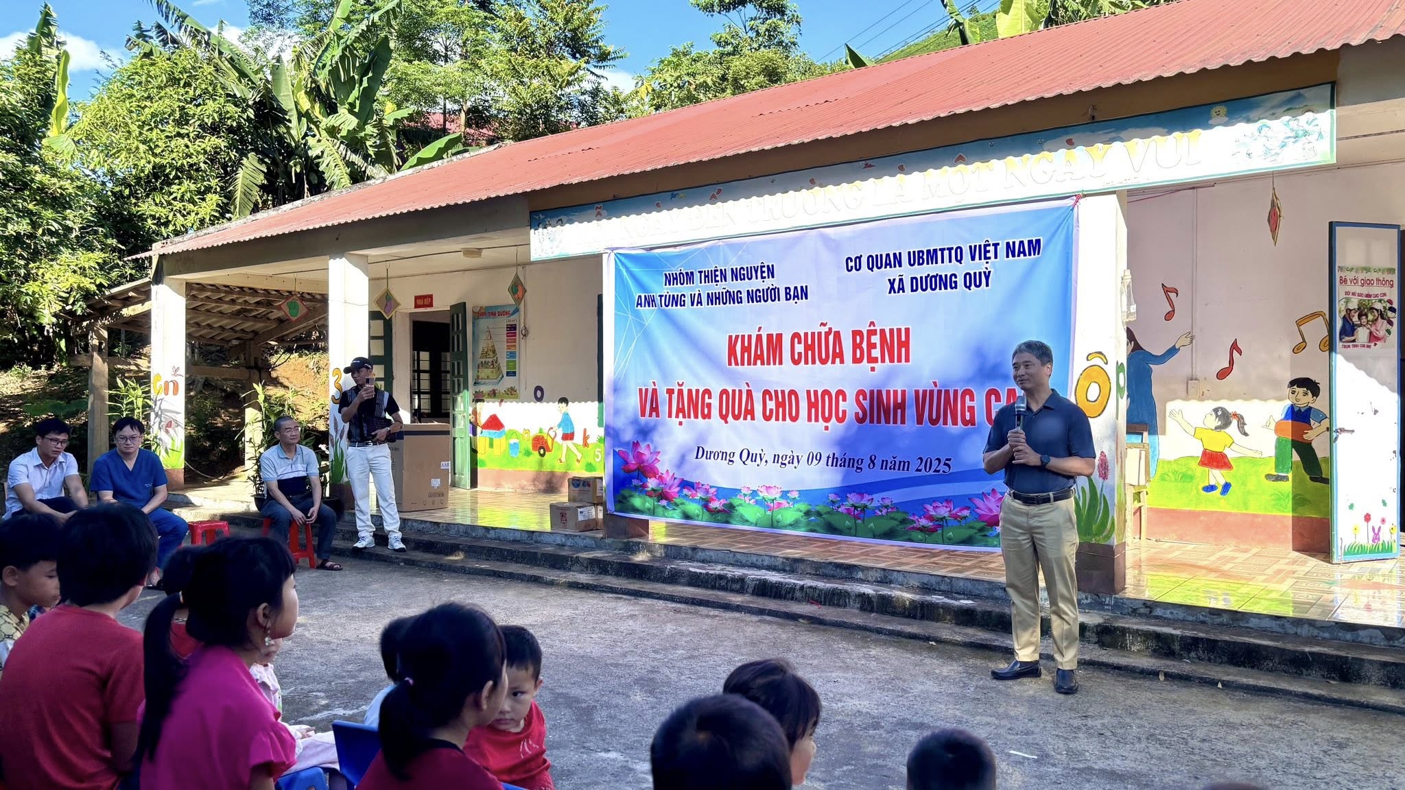 Sự kiện do Cơ quan MTTQ, Đoàn Thanh niên phối hợp cùng đoàn thiện nguyện “Anh Tùng và những người bạn” tổ chức