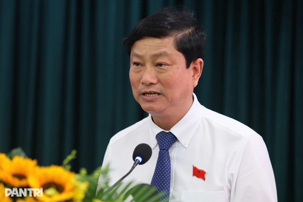 TPHCM đề xuất tăng hỗ trợ 5 triệu đồng cho phụ nữ sinh đủ 2 con trước 35 tuổi 3 Chủ tịch HĐND TPHCM Võ Văn Minh phát biểu khai mạc kỳ họp (Ảnh: Trịnh Nguyễn).