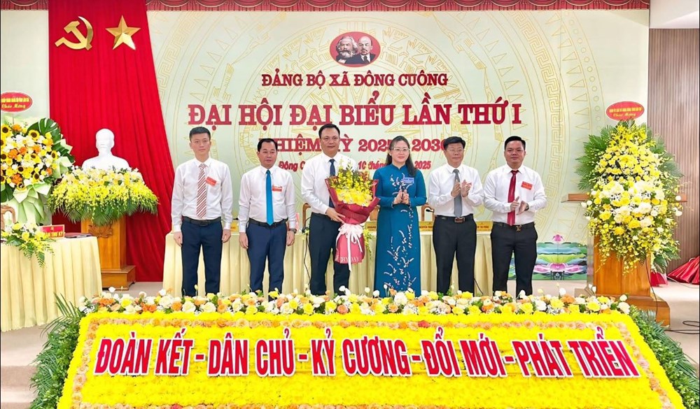 Đông Cuông đặt mục tiêu trở thành xã phát triển khá của Lào Cai vào năm 2030 1 Đại hội là dấu mốc lịch sử quan trọng, khẳng định sự trưởng thành và phát triển mạnh mẽ của Đảng bộ, chính quyền và nhân dân xã Đông Cuông sau khi thực hiện chính quyền địa phương 2 cấp. (Ảnh Báo Văn Hóa)