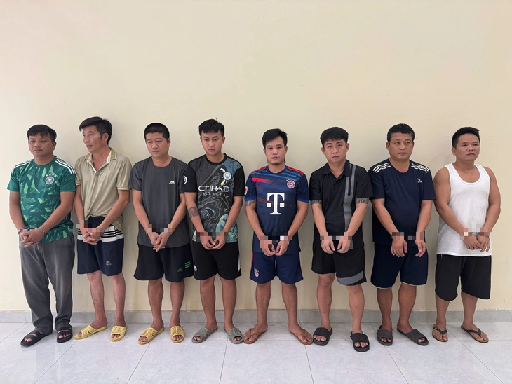 Nhom 8 bi can san xuat buon ban gas gia bi khoi to bat tam giam 345567