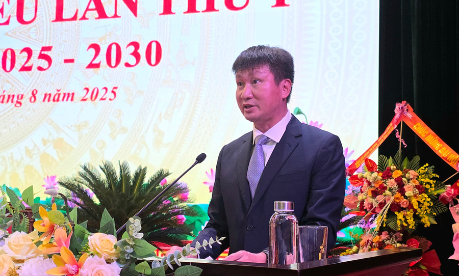 Hướng tới trung tâm giáo dục chất lượng cao của tỉnh Lào Cai 2 Ông Trần Huy Tuấn - Chủ tịch UBND tỉnh Lào Cai phát biểu chỉ đạo tại đại hội.
