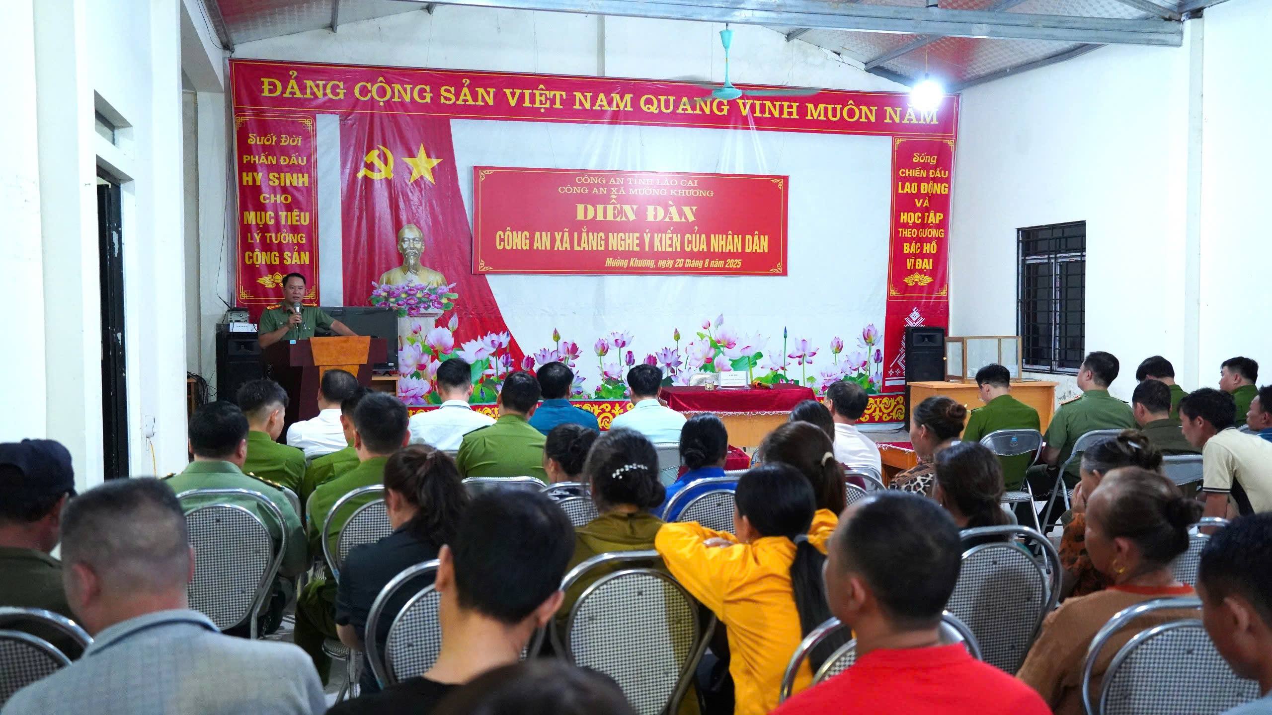 Quang canh dien dan Cong an xa lang nghe y kien nhan dan