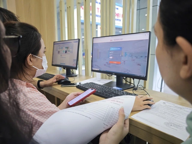 Thí sinh trúng tuyển năm nay đã đến trường ĐH để làm thủ tục nhập học