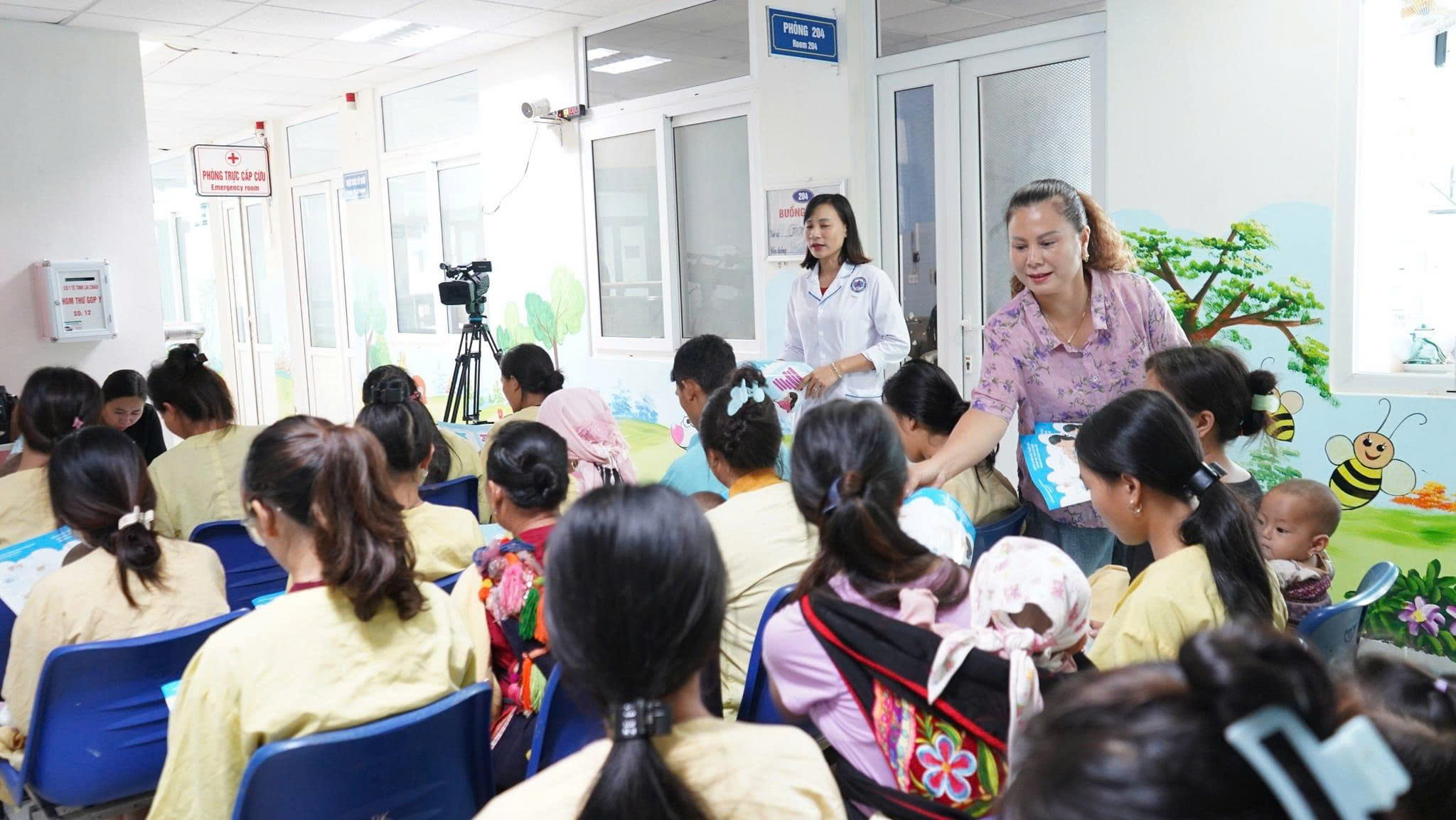 Hội Liên hiệp Phụ nữ tỉnh Lai Châu tích cực vận động, tuyên truyền nâng cao sức khỏe bà mẹ, trẻ em. Ảnh: HLHPNLC