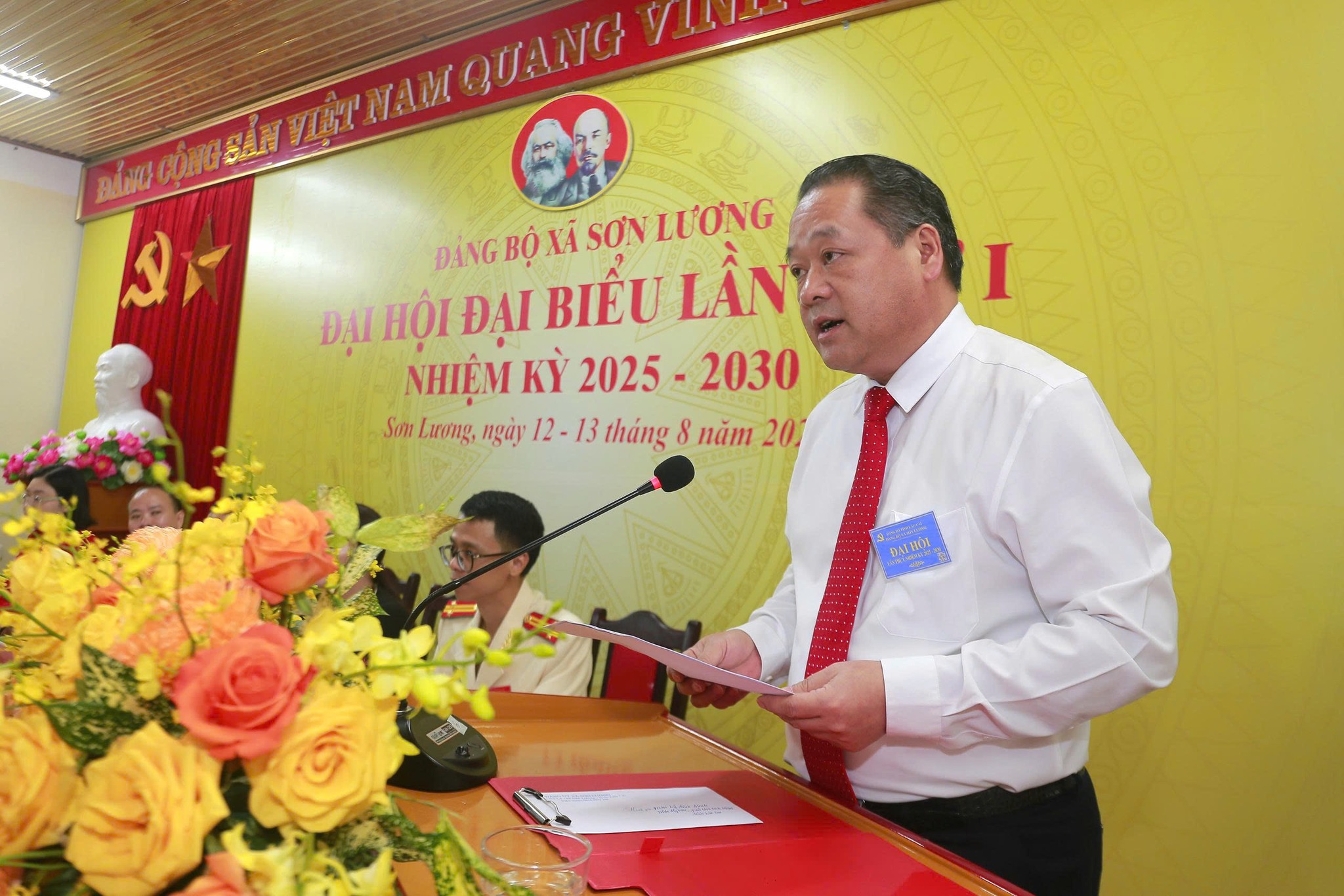 Đồng chí Lý Bình Minh phó chủ tịch HĐND tỉnh phát biểu chỉ đạo đại hội.