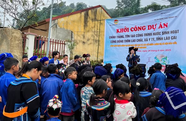 Quang cảnh lễ khởi công. (Ảnh truyền thông khu vực Bát Xát)
