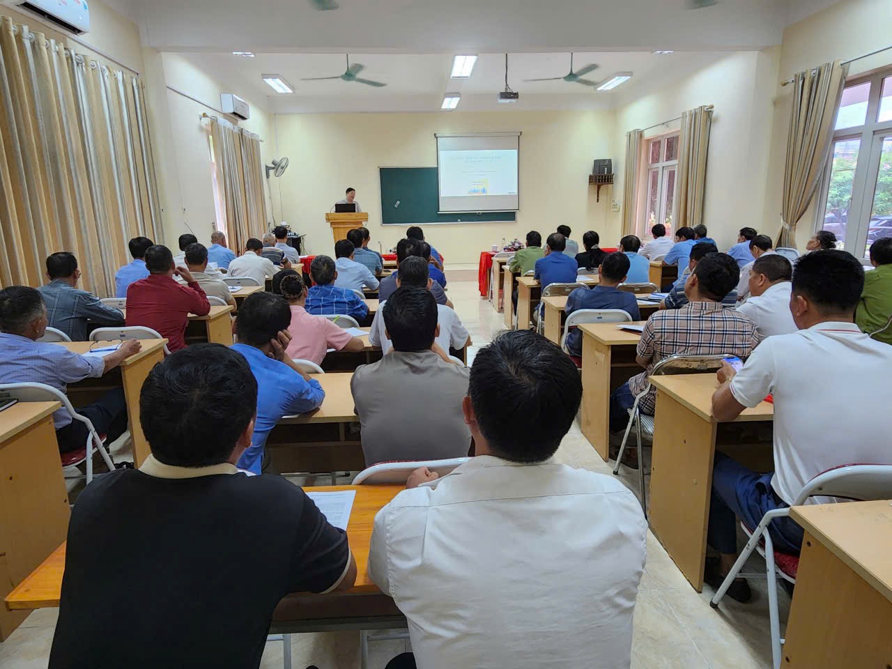 UBND xã Bát Xát khai mạc lớp bồi dưỡng nghiệp vụ cho 55 trưởng thôn. (Ảnh truyền thông khu vực Bát Xát)