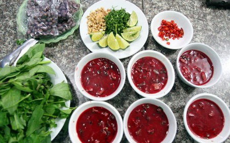 Tiết canh là thủ phạm gây ra phần lớn các ca bệnh liên cầu lợn