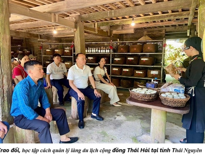 Trao đổi, học tập cách quản lý làng du lịch cộng đồng Thái Hải tại tỉnh Thái Nguyên. (Ảnh truyền thông khu vực Bát Xát)