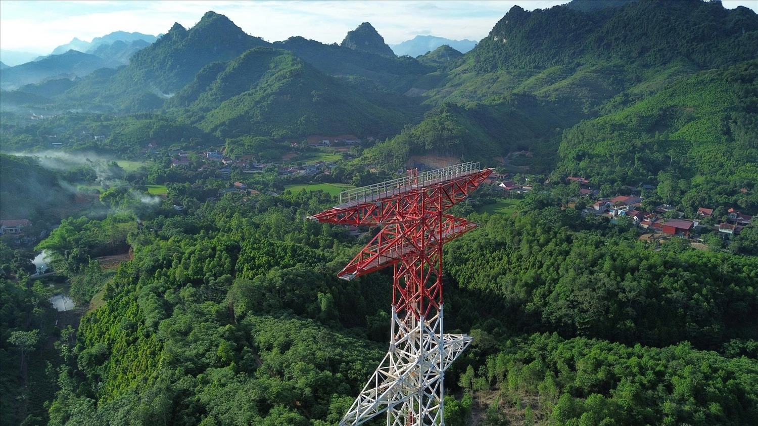 Dự án Đường dây 500 kV Lào Cai - Vĩnh Yên có ý nghĩa quan trọng trong bảo đảm an ninh năng lượng của đất nước. (Ảnh: Trọng Bảo)