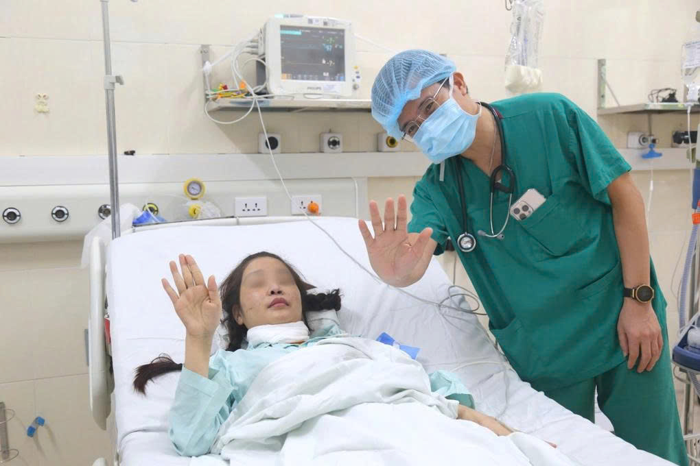 Bệnh nhân tỉnh táo sao ca ghép, các chỉ số sức khỏe dần ổn định (Ảnh: T.M).