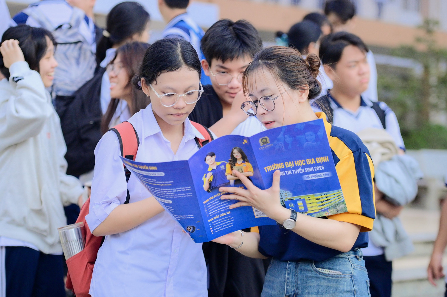 xet-tuyen-hoc-ba-1.jpg